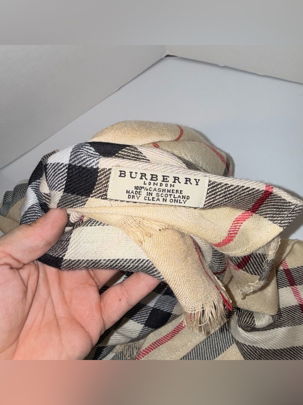 BURBERRY LONDON classic long line Beige Plaid Scarf with Subtle Embossed Logo - Picture 3 of 4